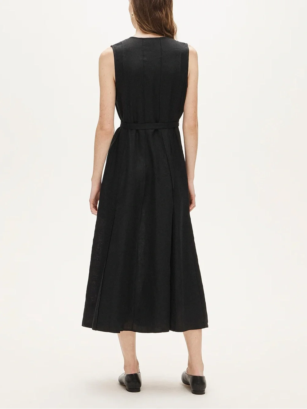 Seamed linen dress with removable belt